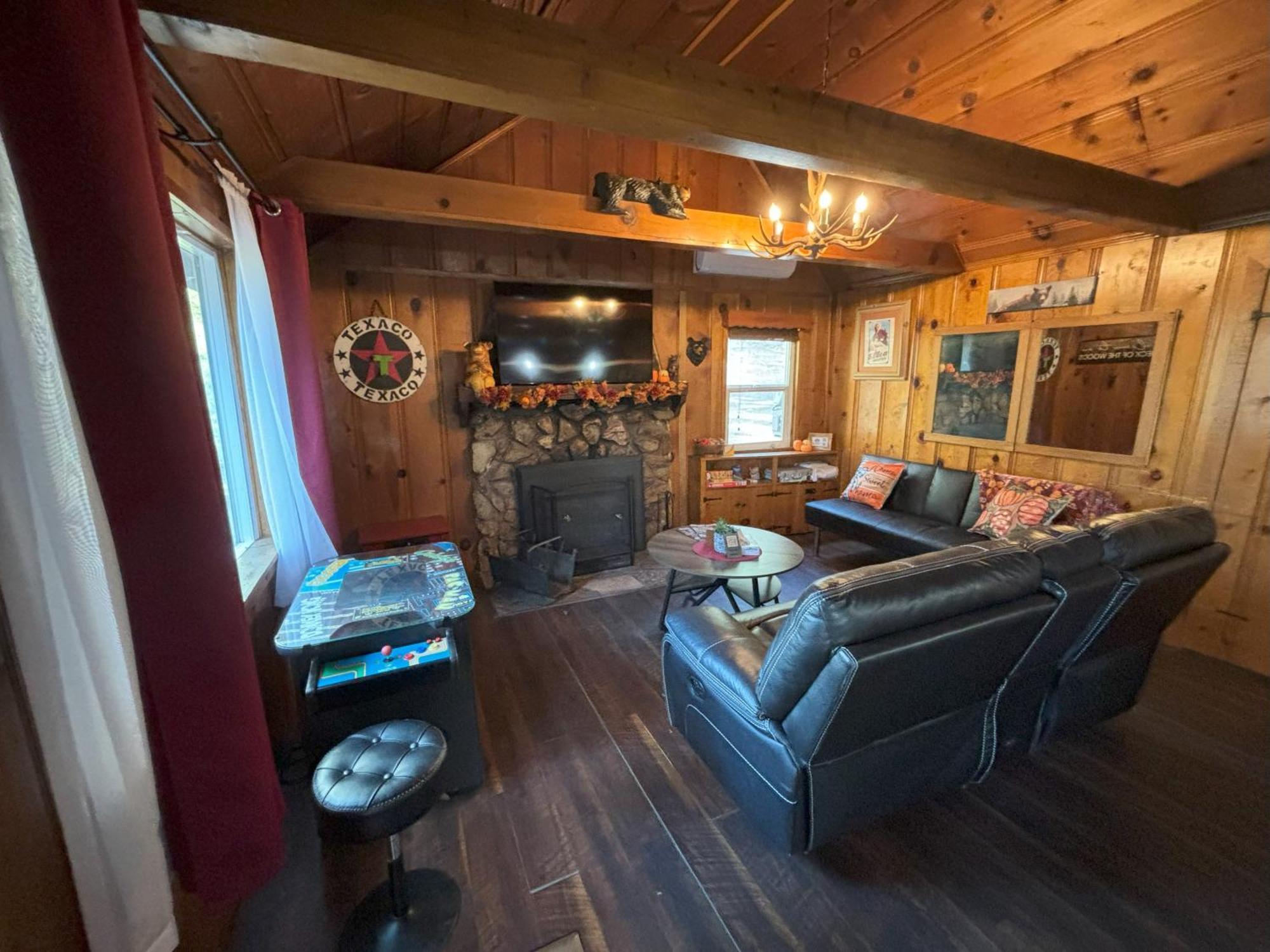 Snow Bunny Lodge - Perfect Big Bear Getaway! Deck With A New Hot Tub And Charcoal Barbecue! Big Bear Lake Εξωτερικό φωτογραφία